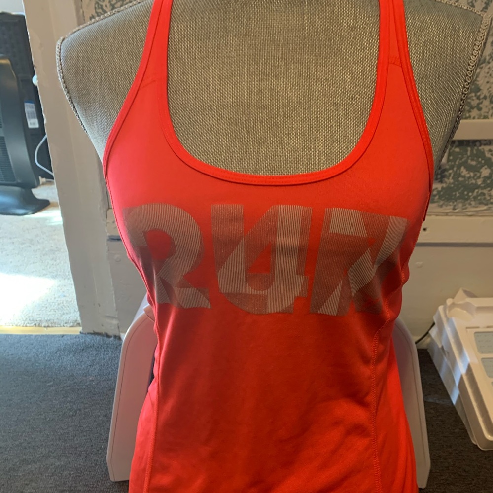 ⭐️ 3 for $20 SALE Women’s Old Navy tank top